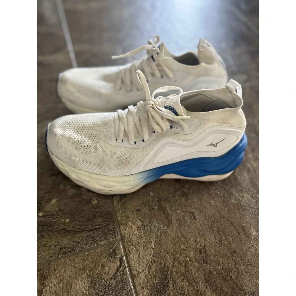 Mizuno Wave Neo Ultra Womens Running 7.5 White Cushioned Comfort Run Trainers‎